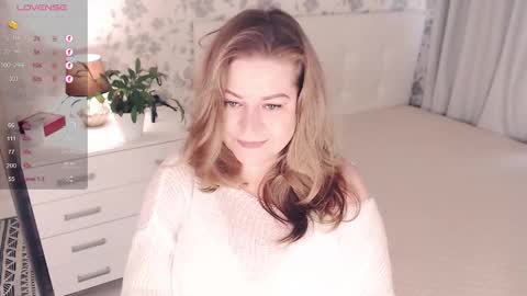 Helena Bonham online show from 09-22-25, 10:39