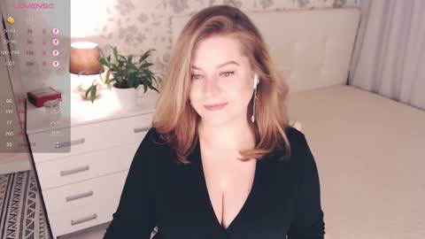 Helena Bonham online show from 10-19-25, 04:57