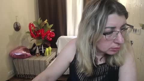 helenenigma online show from 02-19-25, 10:42