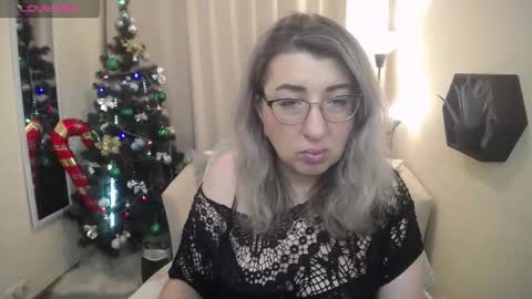 helenenigma online show from 12-19-25, 07:43