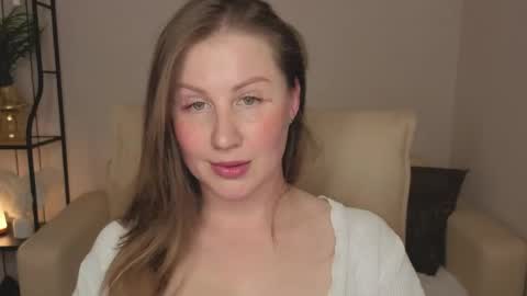 Snapshot of helens_lov chatting on 06-05-26, 06:52 Helen online show from 06-05-26, 06:52