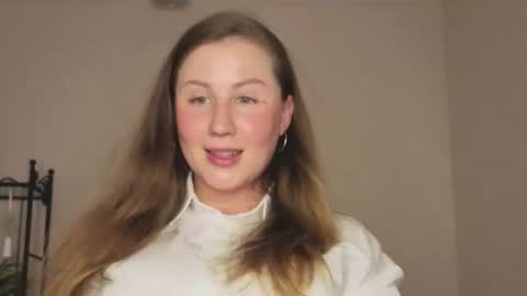 Snapshot of helens_lov chatting on 06-10-26, 02:45 Helen online show from 06-10-26, 02:45