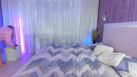 Snapshot of helensunshine chatting on 02-04-25, 03:22 Helen online show from 02-04-25, 03:22