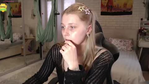 Helen online show from 06-28-26, 03:51