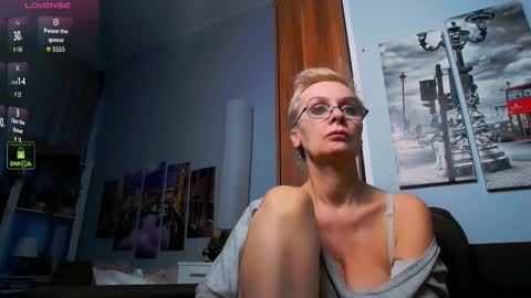 Snapshot of helgahimmele chatting on 03-13-26, 03:07 Helga online show from 03-13-26, 03:07