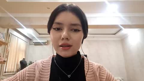 Snapshot of helgakraszewski chatting on 11-06-25, 09:54 Alice online show from 11-06-25, 09:54