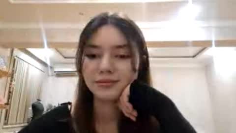 Snapshot of helgakraszewski chatting on 11-12-25, 03:12 Alice online show from 11-12-25, 03:12