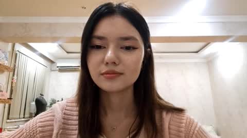 Snapshot of helgakraszewski chatting on 11-28-25, 03:14 Alice online show from 11-28-25, 03:14