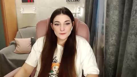 Snapshot of helgamun chatting on 12-15-25, 08:18 helgamun online show from 12-15-25, 08:18