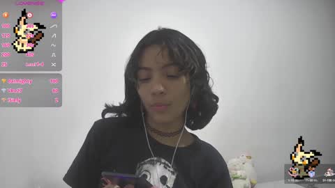 Helia Transfem and Amy online show from 01-25-25, 06:23