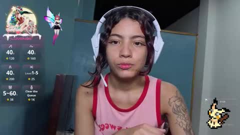 Helia Transfem and Amy online show from 11-12-25, 02:34