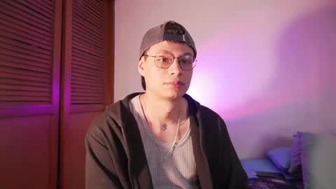 Snapshot of heliero chatting on 05-17-26, 12:52 Helio online show from 05-17-26, 12:52