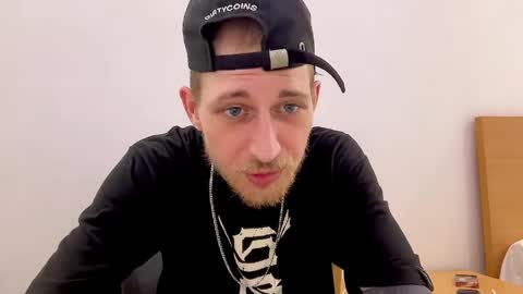 Snapshot of hellacozy chatting on 04-11-26, 03:00 hellacozy online show from 04-11-26, 03:00