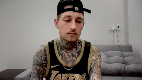 Snapshot of hellacozy chatting on 04-19-26, 12:37 hellacozy online show from 04-19-26, 12:37
