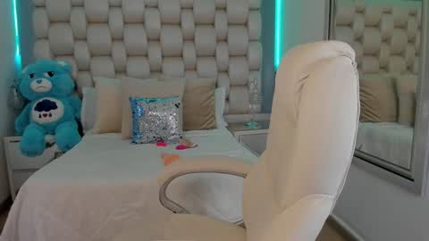 hellen_amazing online show from 12-13-24, 06:53