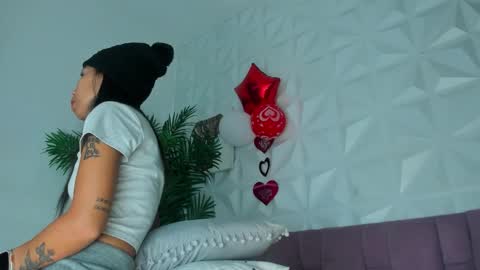 hellen     online show from 02-17-26, 07:09