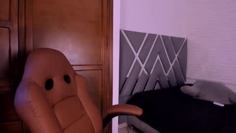 Snapshot of hellena_1 chatting on 09-20-25, 07:26 Juliet online show from 09-20-25, 07:26