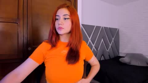 Snapshot of hellena_1 chatting on 09-25-25, 08:12 Juliet online show from 09-25-25, 08:12