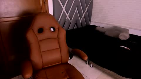 Snapshot of hellena_1 chatting on 09-28-25, 07:52 Juliet online show from 09-28-25, 07:52