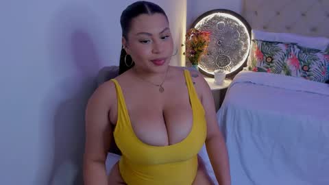 hellenamazing online show from 12-05-25, 03:15