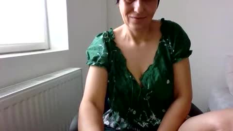 Snapshot of hellenella chatting on 11-03-25, 06:47 Hellen online show from 11-03-25, 06:47