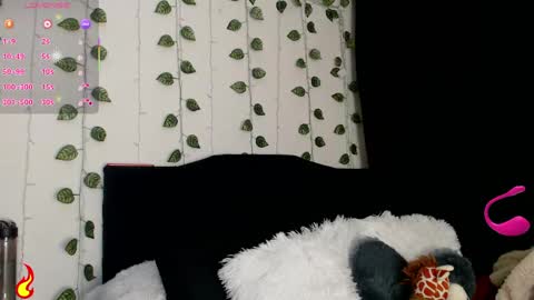 Snapshot of hello_candy chatting on 06-03-26, 11:21 Candy online show from 06-03-26, 11:21