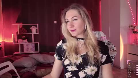 Snapshot of hello_lisha chatting on 09-25-25, 08:18 Alisia Monday to Friday from 10 am to 4 pm GMT 2 online show from 09-25-25, 08:18