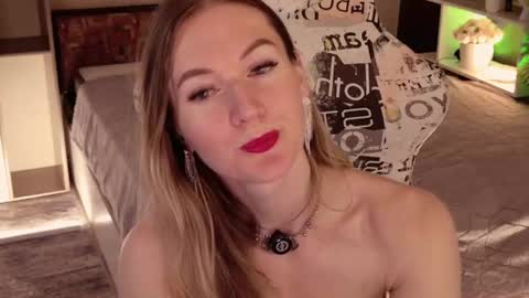 Snapshot of hello_lisha chatting on 07-03-26, 08:21 Alisia Monday to Friday from 10 am to 4 pm GMT 2 online show from 07-03-26, 08:21
