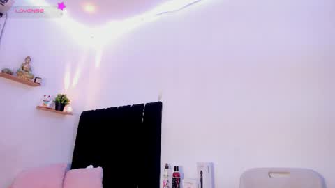 hellokitty38 online show from 07-19-26, 12:42