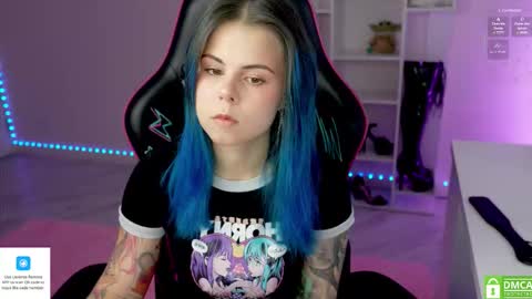 Snapshot of hellokittyalice chatting on 11-11-25, 11:54 Alice online show from 11-11-25, 11:54