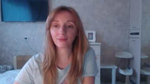 Snapshot of hellokittykaty chatting on 02-11-26, 06:18 Victory online show from 02-11-26, 06:18