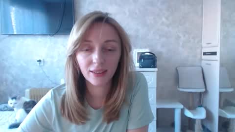 Snapshot of hellokittykaty chatting on 02-25-26, 06:56 Victory online show from 02-25-26, 06:56