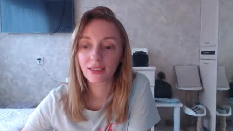 Snapshot of hellokittykaty chatting on 03-02-26, 06:36 Victory online show from 03-02-26, 06:36