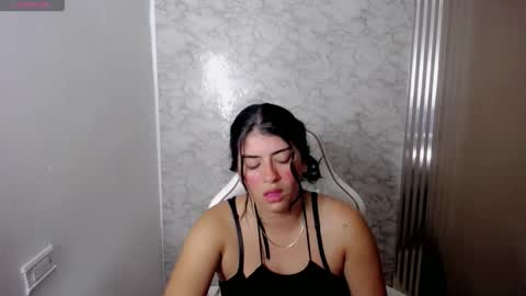 helloo_kityy25 online show from 03-19-26, 02:26
