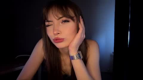 Snapshot of hellyluxury chatting on 06-17-26, 06:09 hellyluxury online show from 06-17-26, 06:09