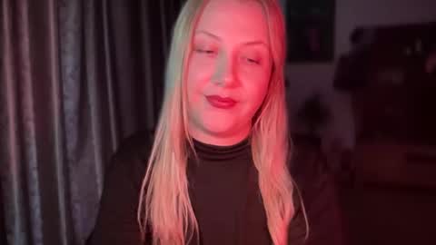 Snapshot of hellyriddle chatting on 10-06-25, 11:18 DeleteyourSadness online show from 10-06-25, 11:18