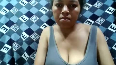 Snapshot of henitsaldy chatting on 09-14-25, 02:38 henitsaldy online show from 09-14-25, 02:38