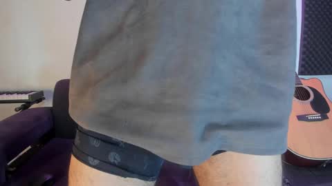 henrik_senn online show from 12-22-24, 01:55