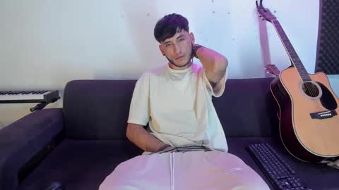 henrik_senn online show from 12-23-24, 01:51