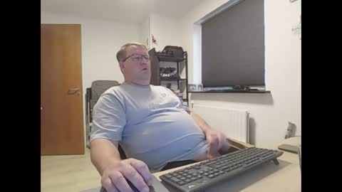 henrikrp1971 online show from 12-22-25, 01:41