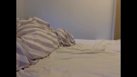 Henryhipster  sub  spank useme new Europe Twink kiss first fit kinky naughty online show from 01-14-26, 08:53