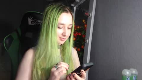 Snapshot of hentaishiing chatting on 12-14-24, 03:04 Hentaishiing online show from 12-14-24, 03:04