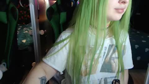 Snapshot of hentaishiing chatting on 02-13-25, 04:07 Hentaishiing online show from 02-13-25, 04:07