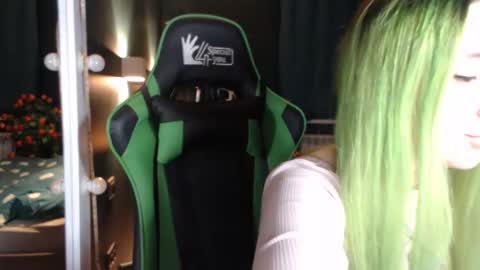 Snapshot of hentaishiing chatting on 02-17-25, 03:42 Hentaishiing online show from 02-17-25, 03:42