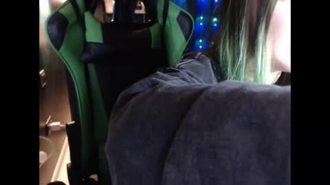 Hentaishiing online show from 12-22-25, 10:29