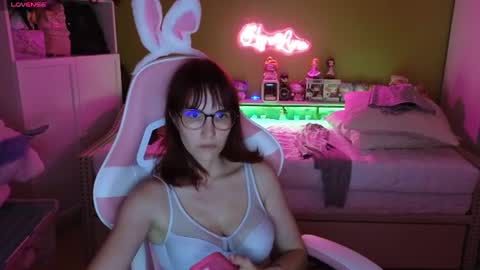Snapshot of heraluna_ chatting on 07-16-26, 08:37 HeraLuna online show from 07-16-26, 08:37