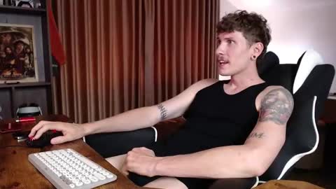 Snapshot of hercules__ chatting on 12-05-25, 05:38 Gregblonde Alextattoo online show from 12-05-25, 05:38