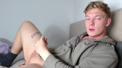 Snapshot of hercules__ chatting on 12-22-25, 05:10 Gregblonde Alextattoo online show from 12-22-25, 05:10