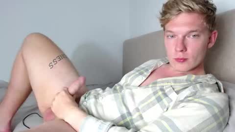 Snapshot of hercules__ chatting on 01-16-26, 06:34 Gregblonde Alextattoo online show from 01-16-26, 06:34