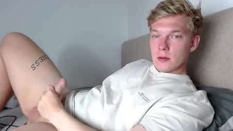 Snapshot of hercules__ chatting on 01-18-26, 07:06 Gregblonde Alextattoo online show from 01-18-26, 07:06